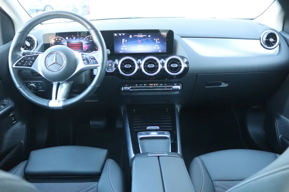 B200 177PK Automaat Mild-Hybrid Luxury Camera/Cruise-control/Elektr.-achterklep/Stoel-stuurverwarming