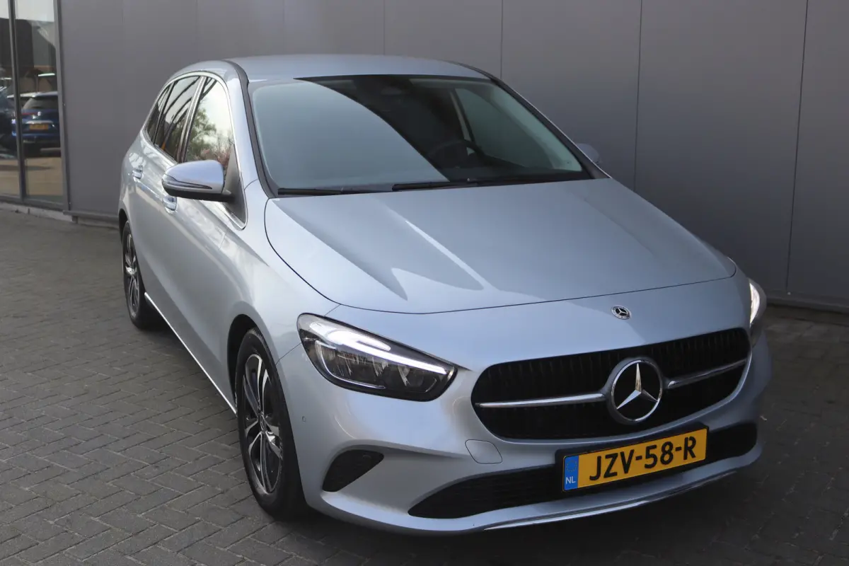 B200 177PK Automaat Mild-Hybrid Luxury Camera/Cruise-control/Elektr.-achterklep/Stoel-stuurverwarming