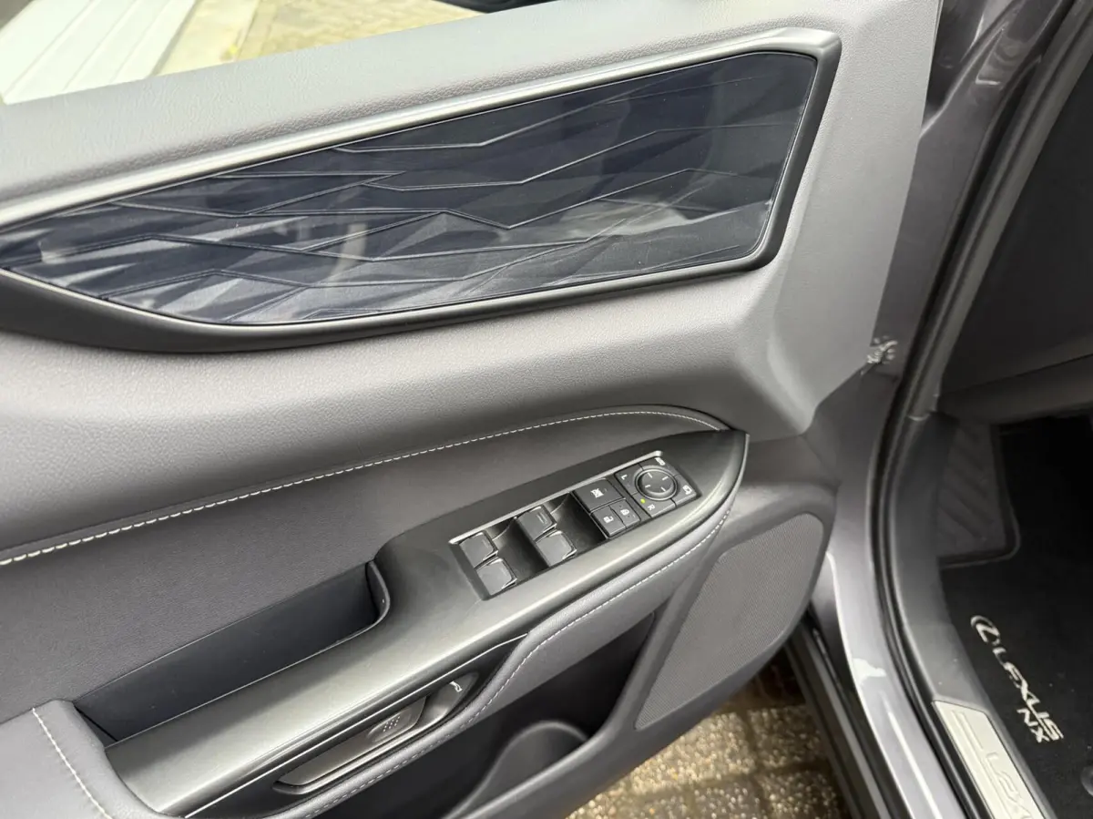 450h+ AWD PLUG-IN Luxury Line TREKHAAK