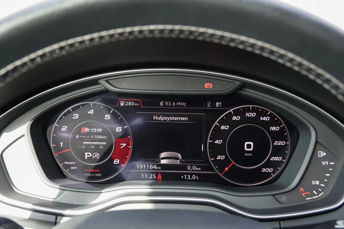 SQ5 3.0Tfsi V6T 354Pk Aut. | Quattro | Luchtvering | Sportstoelen | Panoramadak | Bang & Olufsen | Trekhaak | 21"