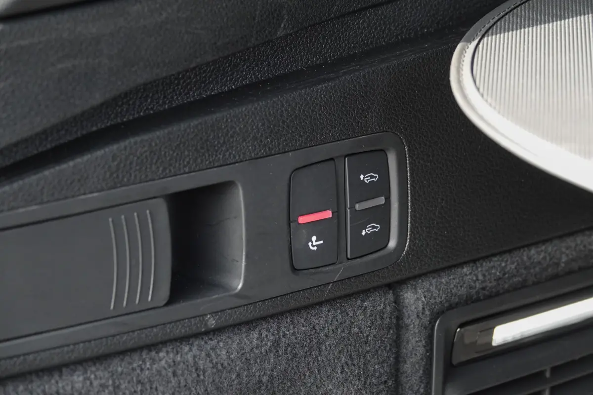 SQ5 3.0Tfsi V6T 354Pk Aut. | Quattro | Luchtvering | Sportstoelen | Panoramadak | Bang & Olufsen | Trekhaak | 21"