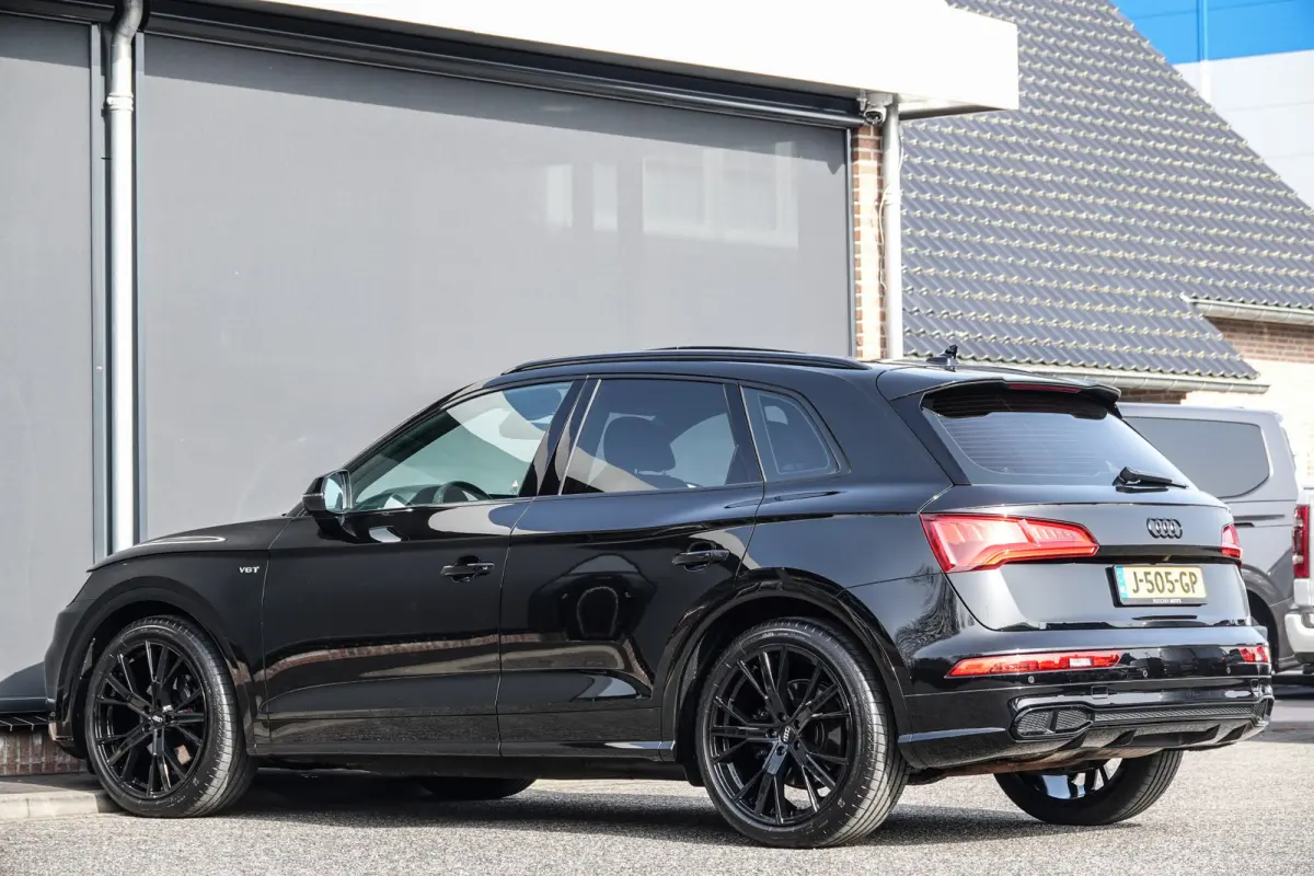 SQ5 3.0Tfsi V6T 354Pk Aut. | Quattro | Luchtvering | Sportstoelen | Panoramadak | Bang & Olufsen | Trekhaak | 21"