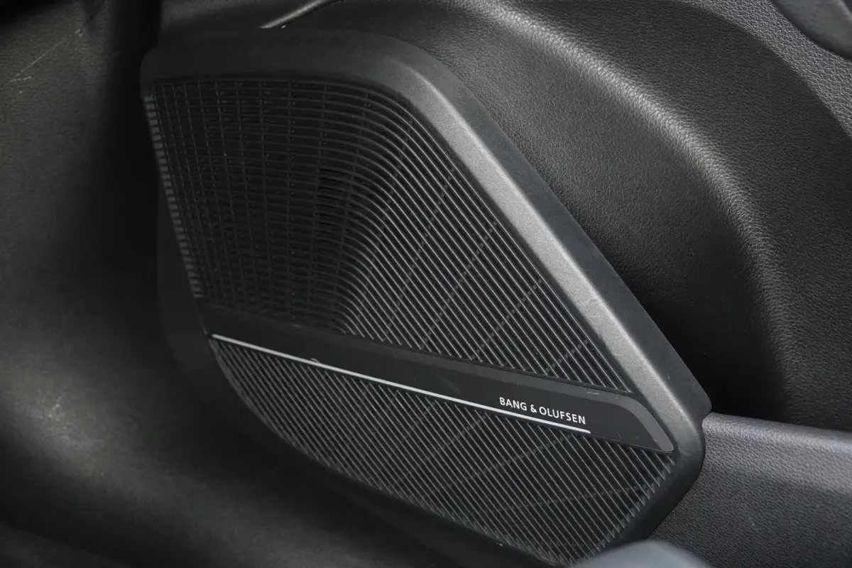 SQ5 3.0Tfsi V6T 354Pk Aut. | Quattro | Luchtvering | Sportstoelen | Panoramadak | Bang & Olufsen | Trekhaak | 21"