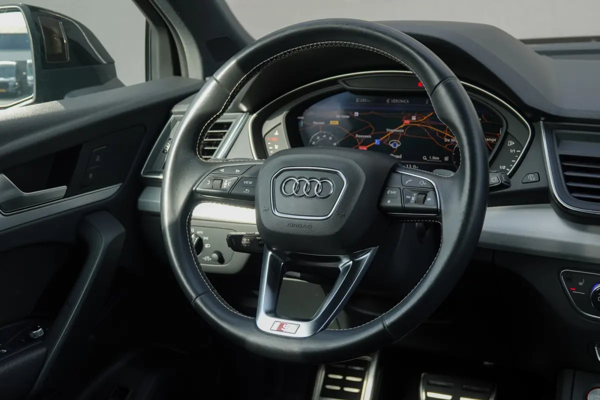 SQ5 3.0Tfsi V6T 354Pk Aut. | Quattro | Luchtvering | Sportstoelen | Panoramadak | Bang & Olufsen | Trekhaak | 21"
