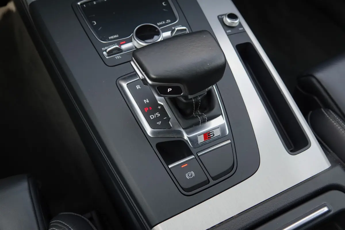 SQ5 3.0Tfsi V6T 354Pk Aut. | Quattro | Luchtvering | Sportstoelen | Panoramadak | Bang & Olufsen | Trekhaak | 21"