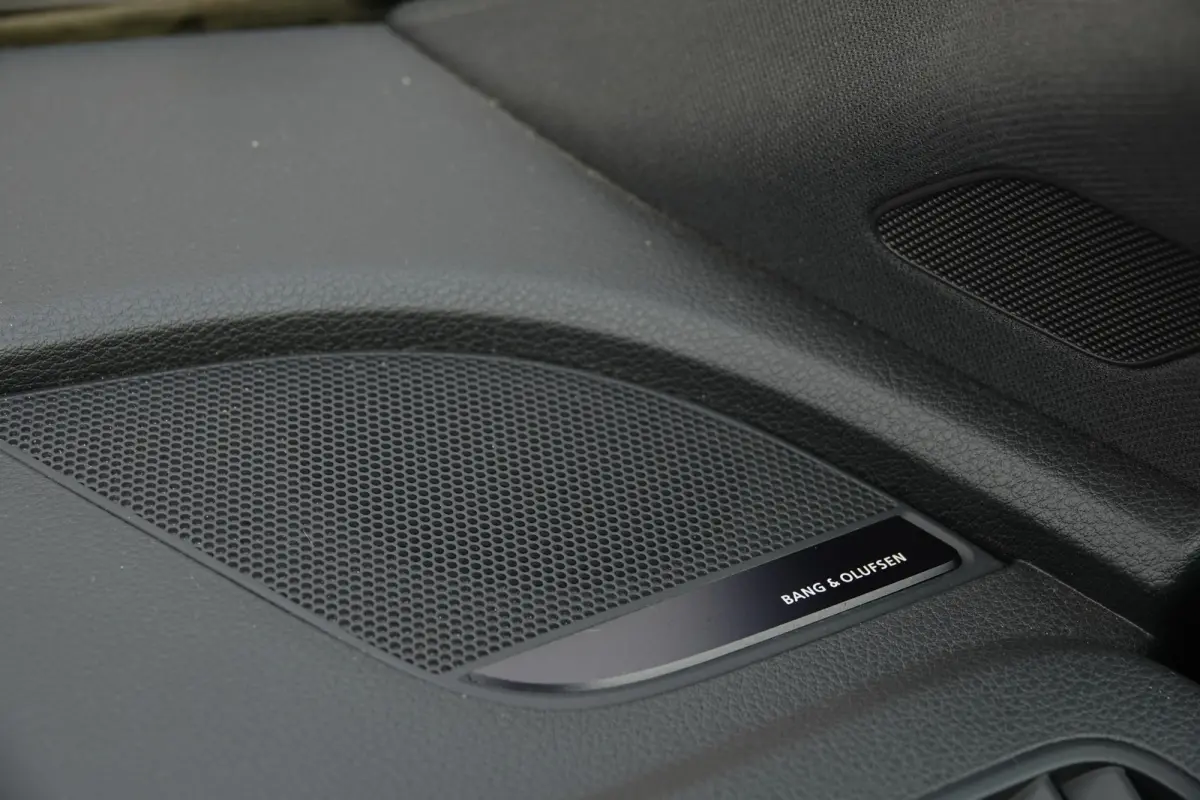 SQ5 3.0Tfsi V6T 354Pk Aut. | Quattro | Luchtvering | Sportstoelen | Panoramadak | Bang & Olufsen | Trekhaak | 21"