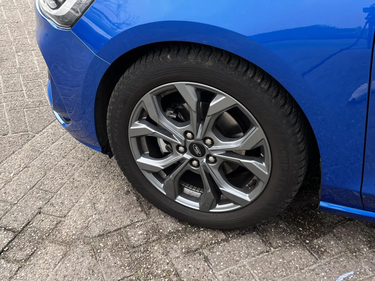 1.0 EcoBoost Hybrid ST Line 155PK Automaat Trekhaak Winterpack Cruise Camera Parkeersensoren Climate Full-LED Keyless Privacy Glass *1500KG Trekgewicht*