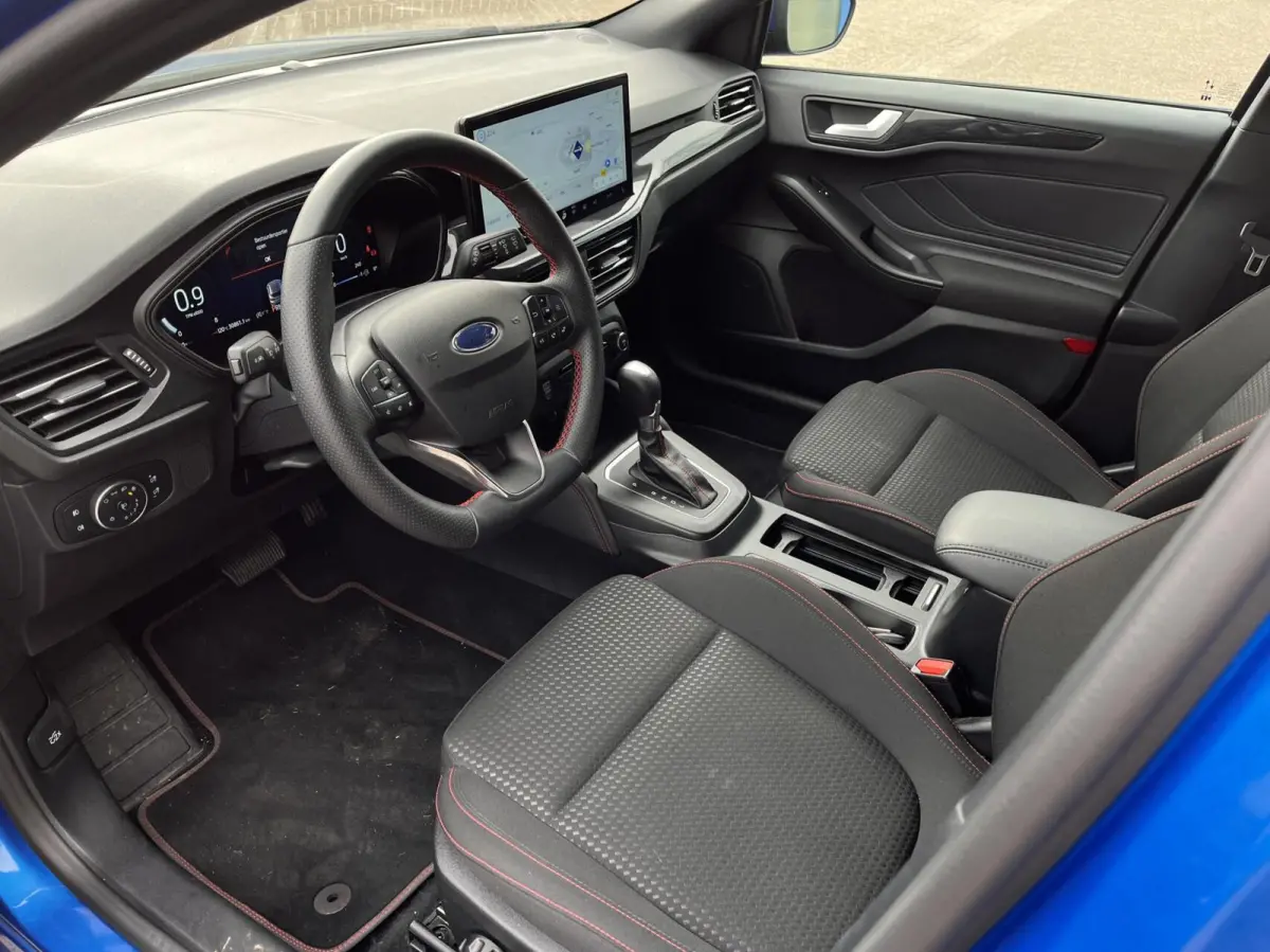 1.0 EcoBoost Hybrid ST Line 155PK Automaat Trekhaak Winterpack Cruise Camera Parkeersensoren Climate Full-LED Keyless Privacy Glass *1500KG Trekgewicht*