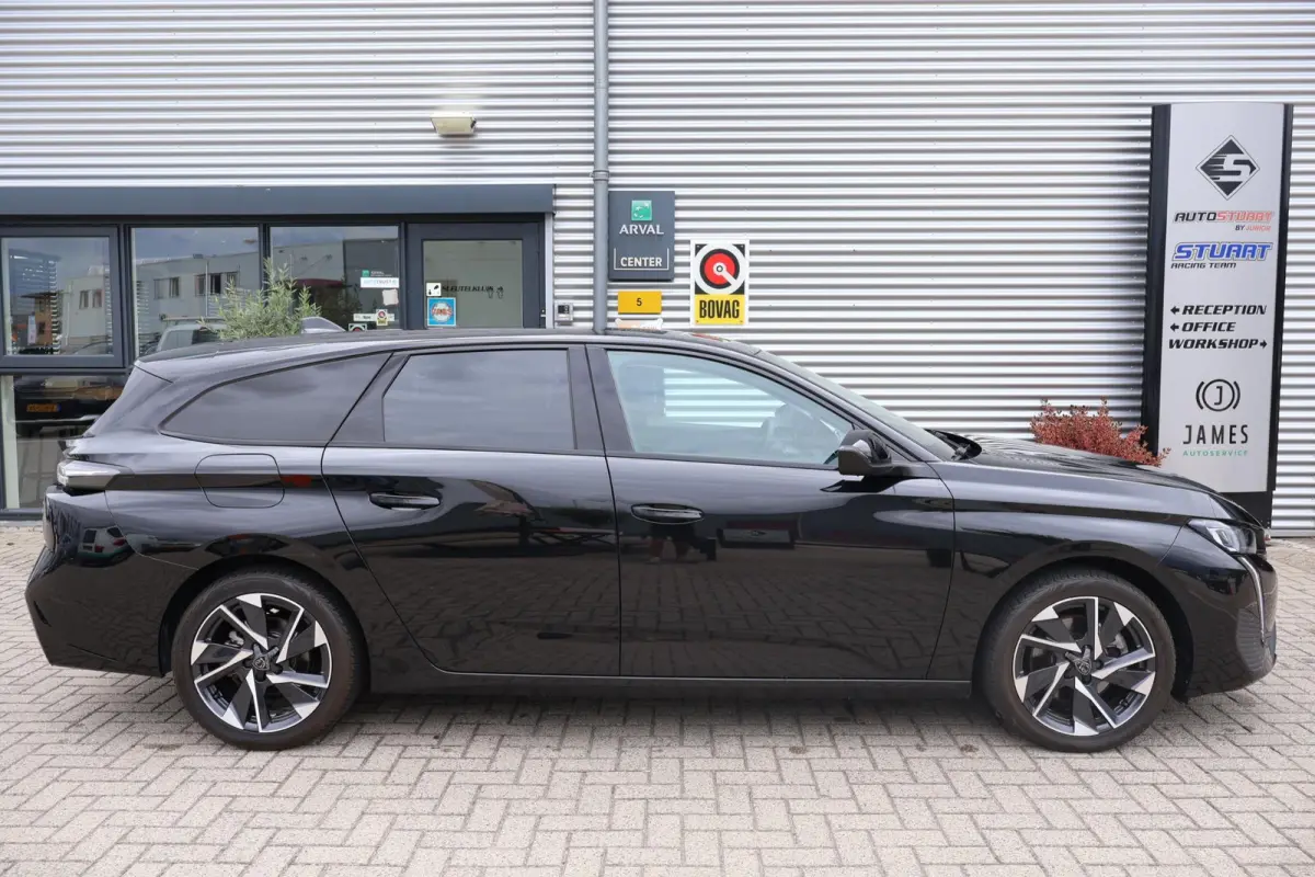 1.2 PureTech Allure Pack Business 1e Eigenaar | Volledig Onderh | NAP | BTW | Camera | Navi | Carplay | ACC | Climate | Full Led | Keyless | Dodehoek | LMV | Sportstoelen