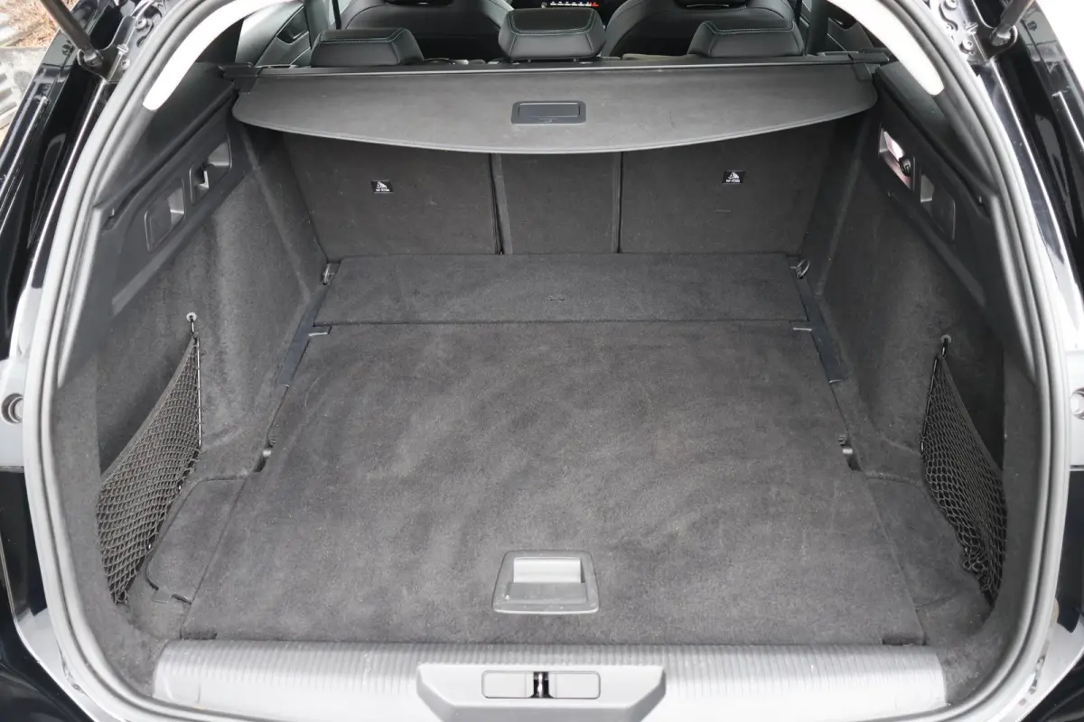 1.2 PureTech Allure Pack Business 1e Eigenaar | Volledig Onderh | NAP | BTW | Camera | Navi | Carplay | ACC | Climate | Full Led | Keyless | Dodehoek | LMV | Sportstoelen