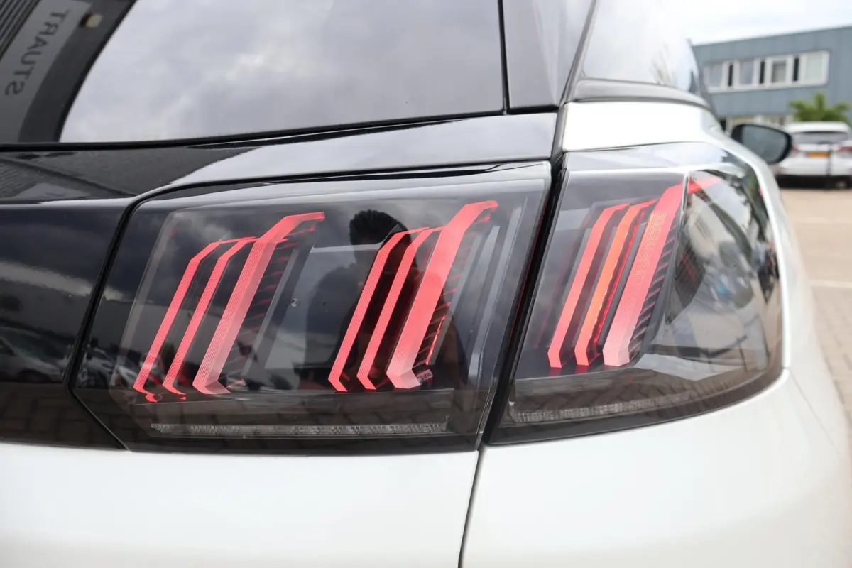 1.6 HYbrid 225 GT Business 1e Eigenaar | Volledig onderh | NAP | BTW | Pano | Elek Stoel+Klep | 360 Cam | Memory | Stoelverwarming+Massage | Alcantara | Head-up | Navi | Full Led | Climate |