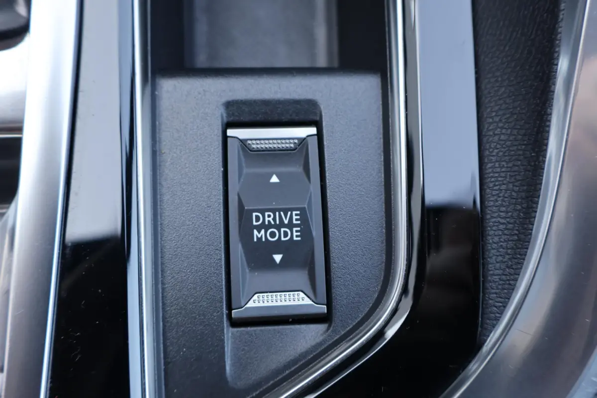 1.6 HYbrid 225 GT Business 1e Eigenaar | Volledig onderh | NAP | BTW | Pano | Elek Stoel+Klep | 360 Cam | Memory | Stoelverwarming+Massage | Alcantara | Head-up | Navi | Full Led | Climate |