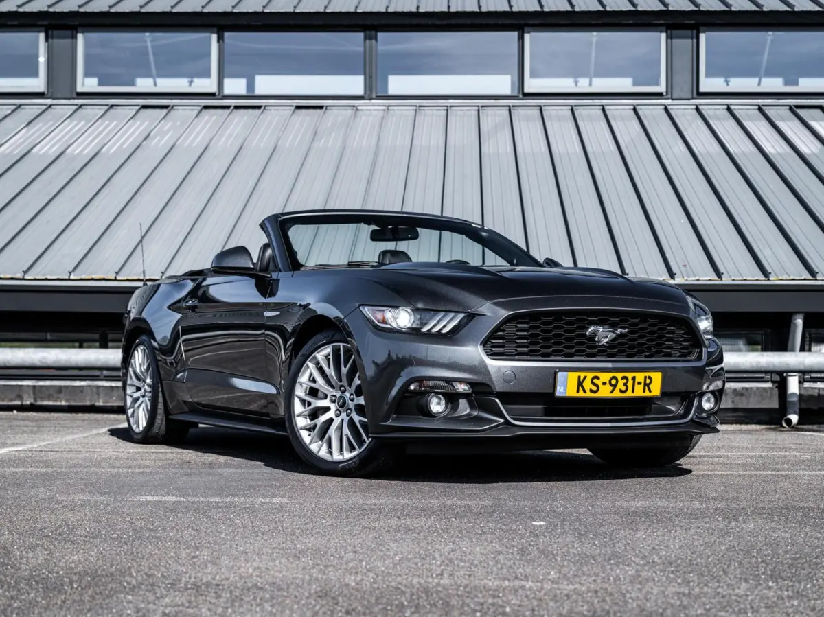 Ford Mustang Convertible 2015 Benzine Handgeschakeld leasen