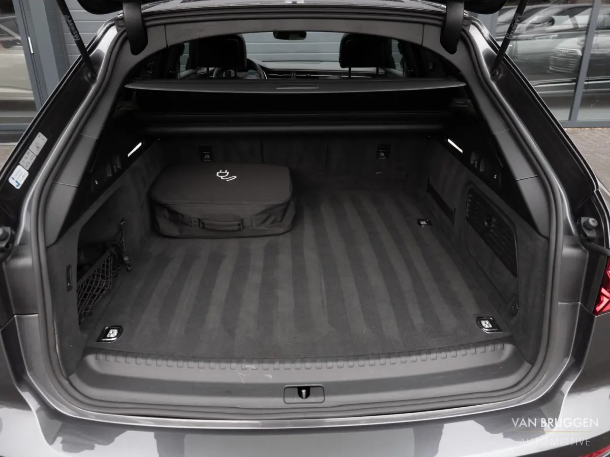 55 TFSI e quattro S-Line Pano S6 Trekhaak BTW Leer 21" A-Demping