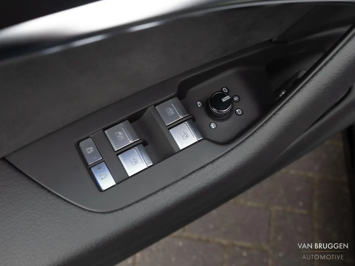 55 TFSI e quattro S-Line Pano S6 Trekhaak BTW Leer 21" A-Demping