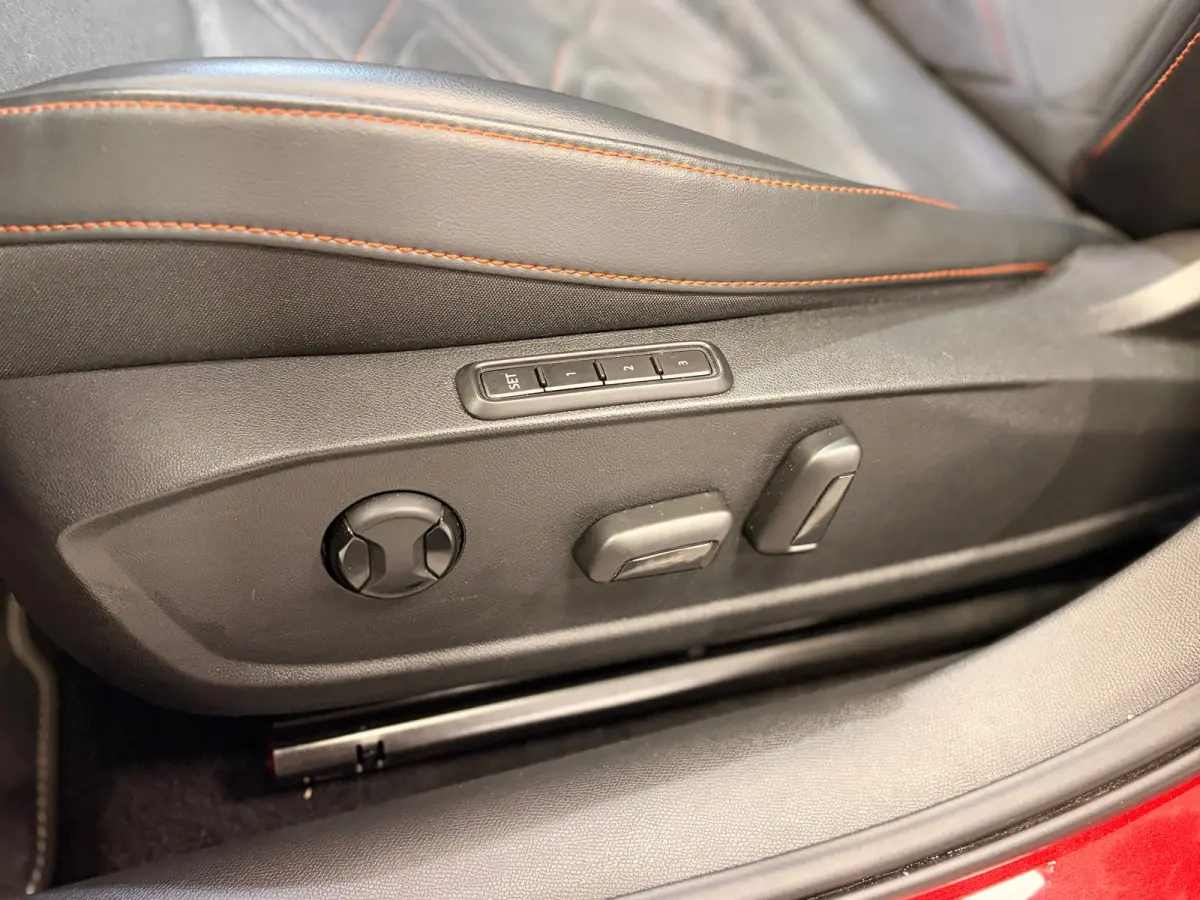 1.5 TSI FR Business Intense | LED | CAMERA | CAR PLAY |