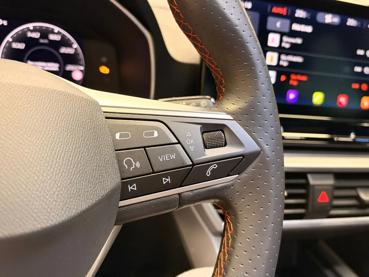 1.5 TSI FR Business Intense | LED | CAMERA | CAR PLAY |