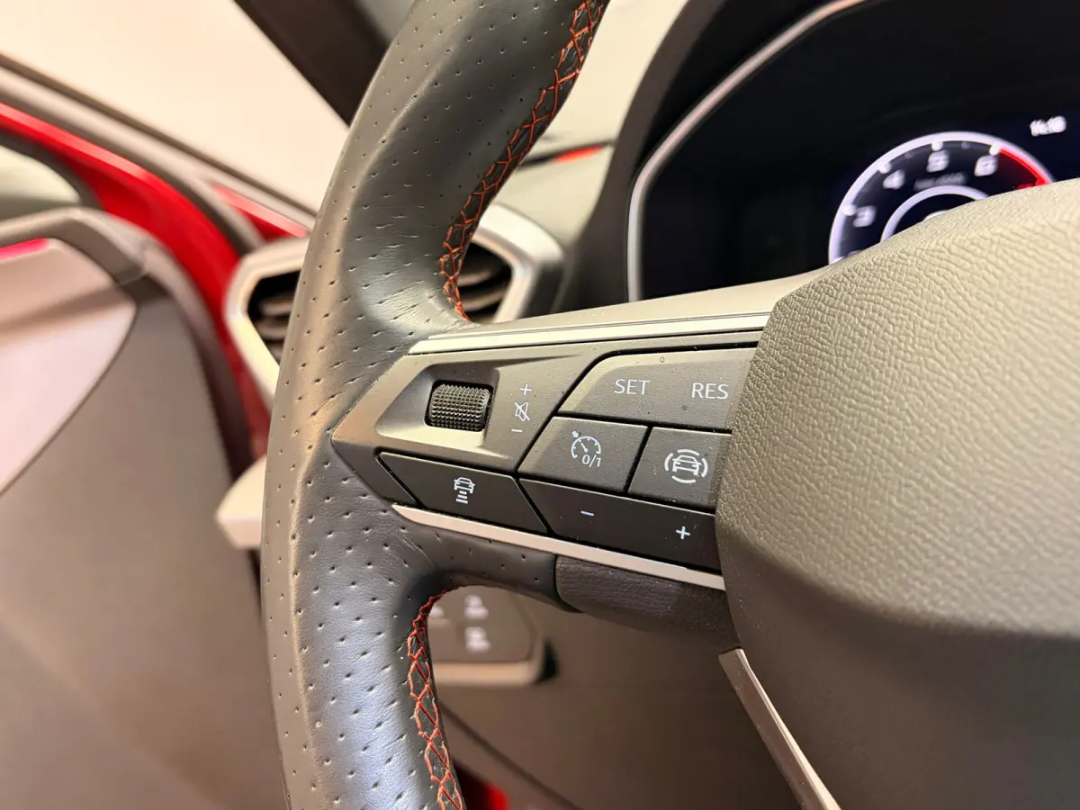 1.5 TSI FR Business Intense | LED | CAMERA | CAR PLAY |