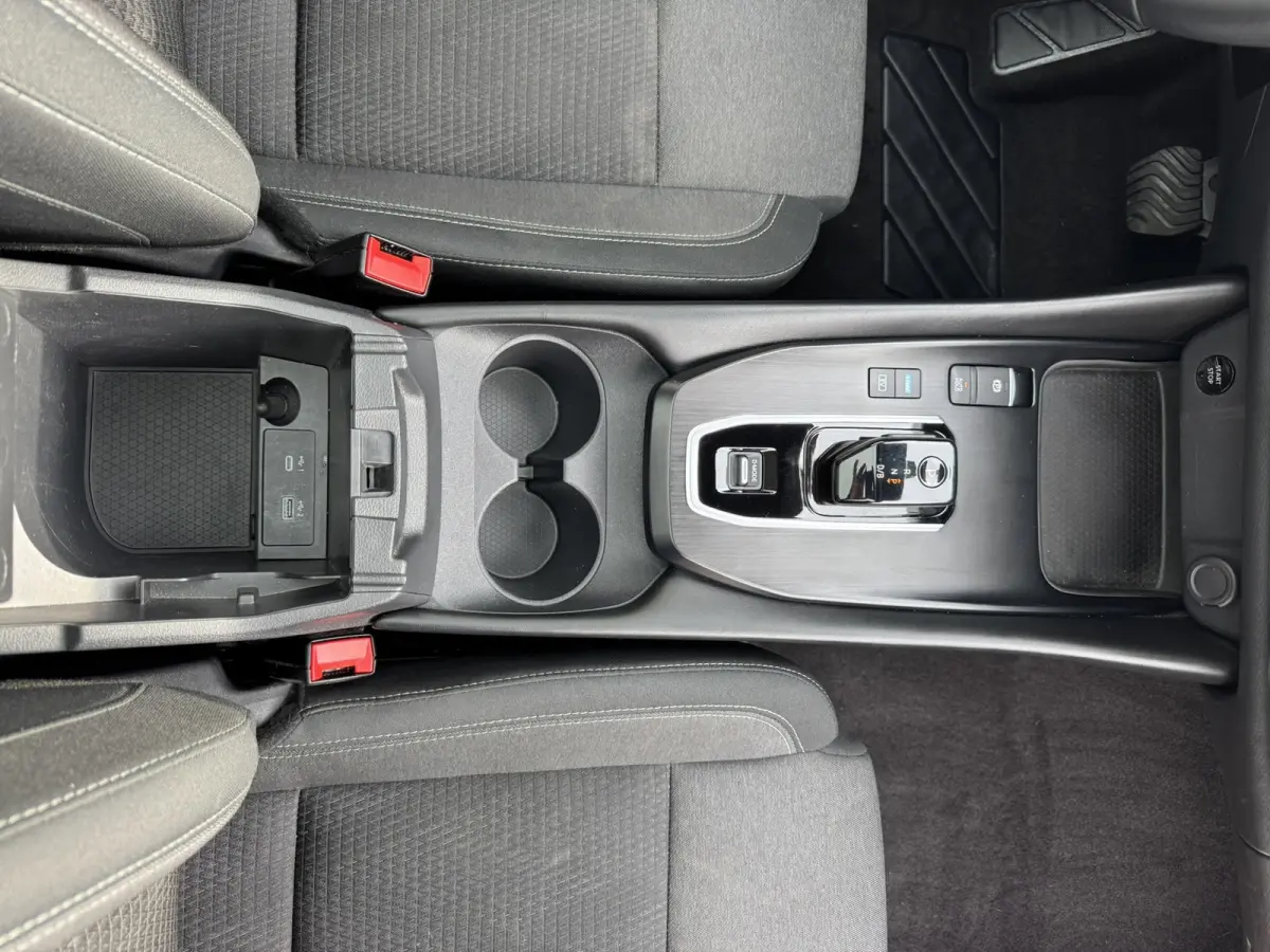 1.5 e-Power Business Premium Adaptive cruise 360 camera Pano Verwarmde stoelen/-voorruit/-stuur Apple / Android