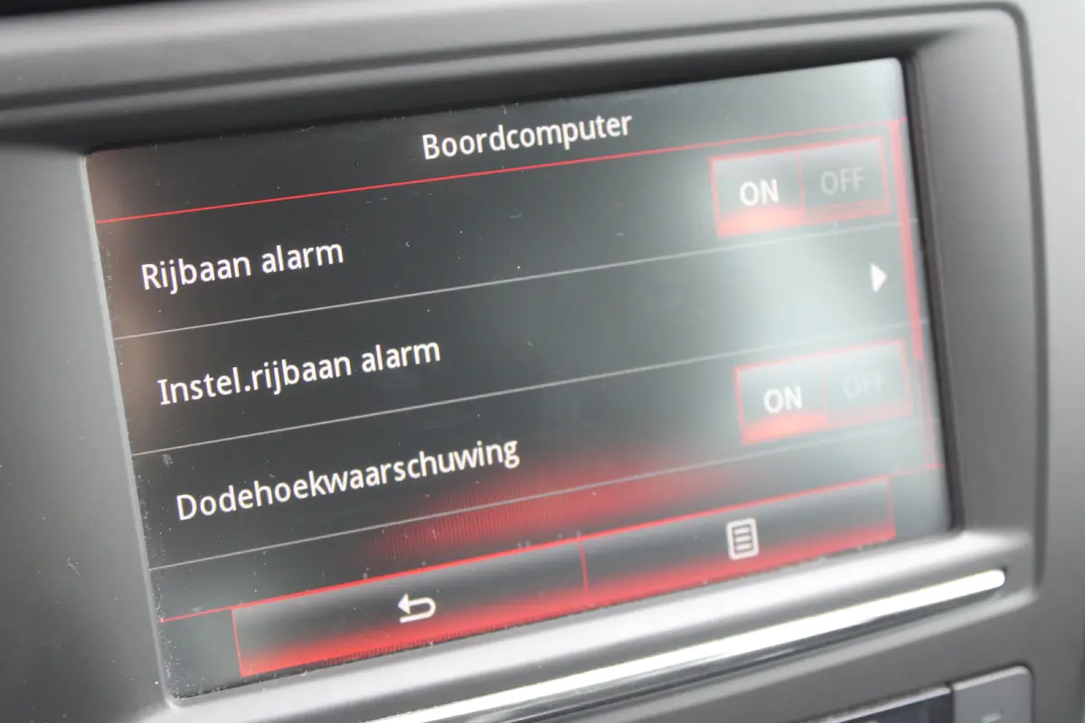 1.2 TCe Intens Pack Tech | Camera | Climate Control | All-season Banden