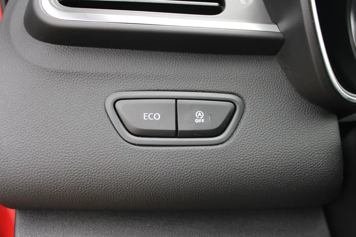 1.2 TCe Intens Pack Tech | Camera | Climate Control | All-season Banden