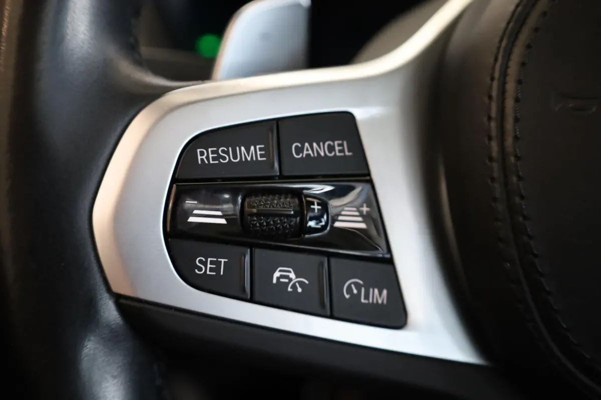 xDrive30e | M Sportpakket | Panorama Dak | SOH 93,3% | Head-Up Display | Active Cruise Control | Harman/Kardon | Trekhaak