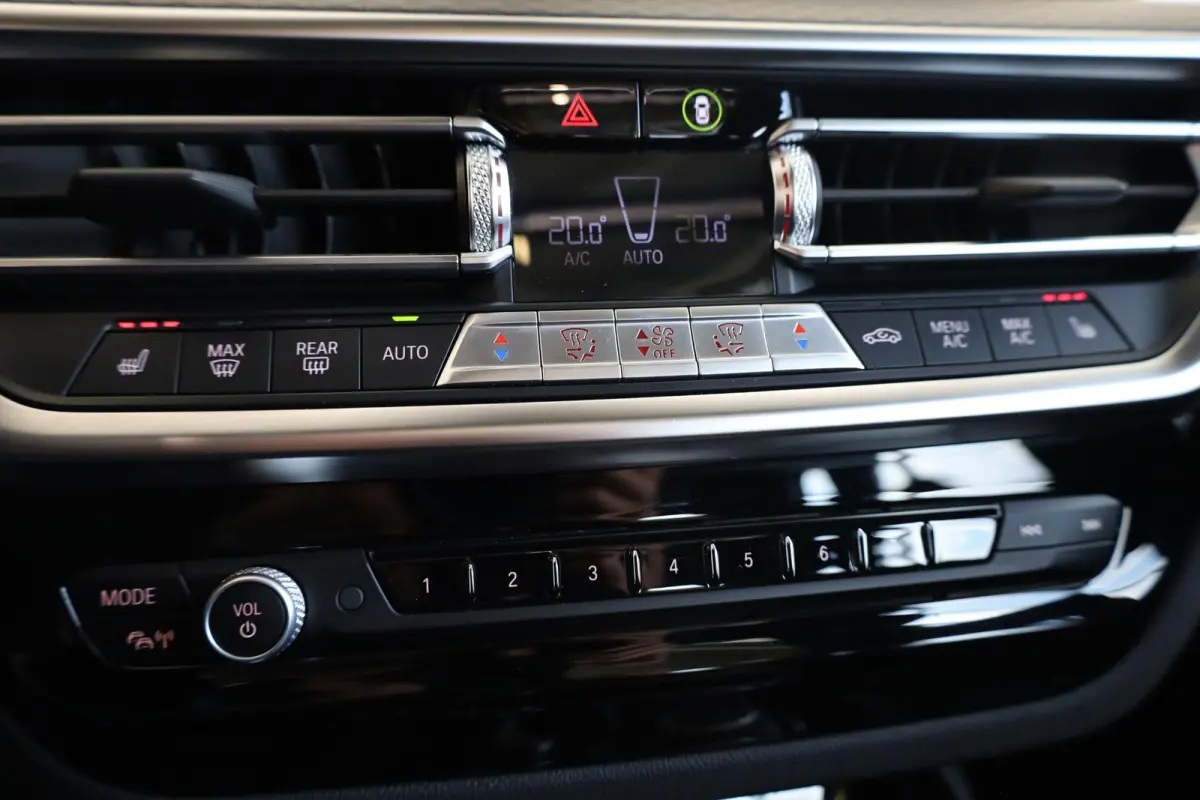 xDrive30e | M Sportpakket | Panorama Dak | SOH 93,3% | Head-Up Display | Active Cruise Control | Harman/Kardon | Trekhaak