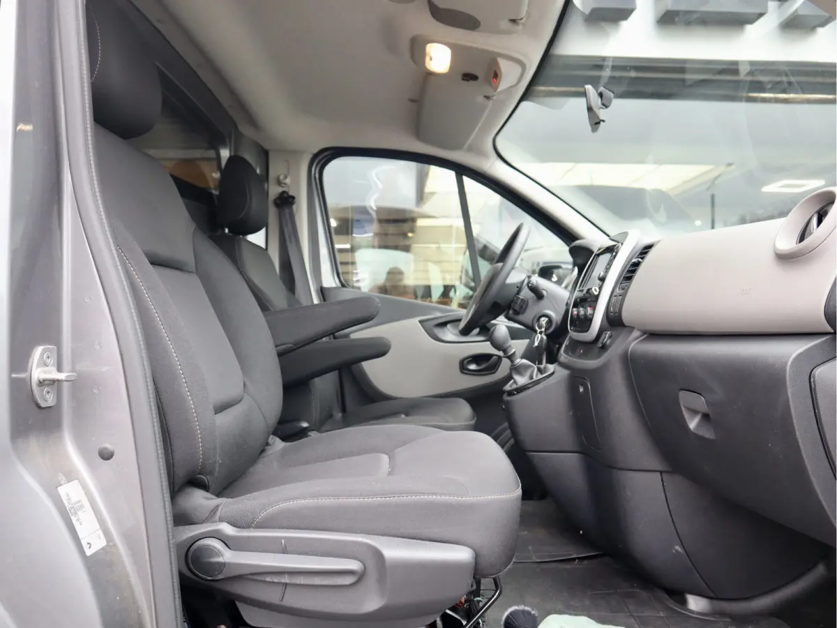 1.6 dCi 145PK ENKELE CABINE MARGE-BTW VRIJ