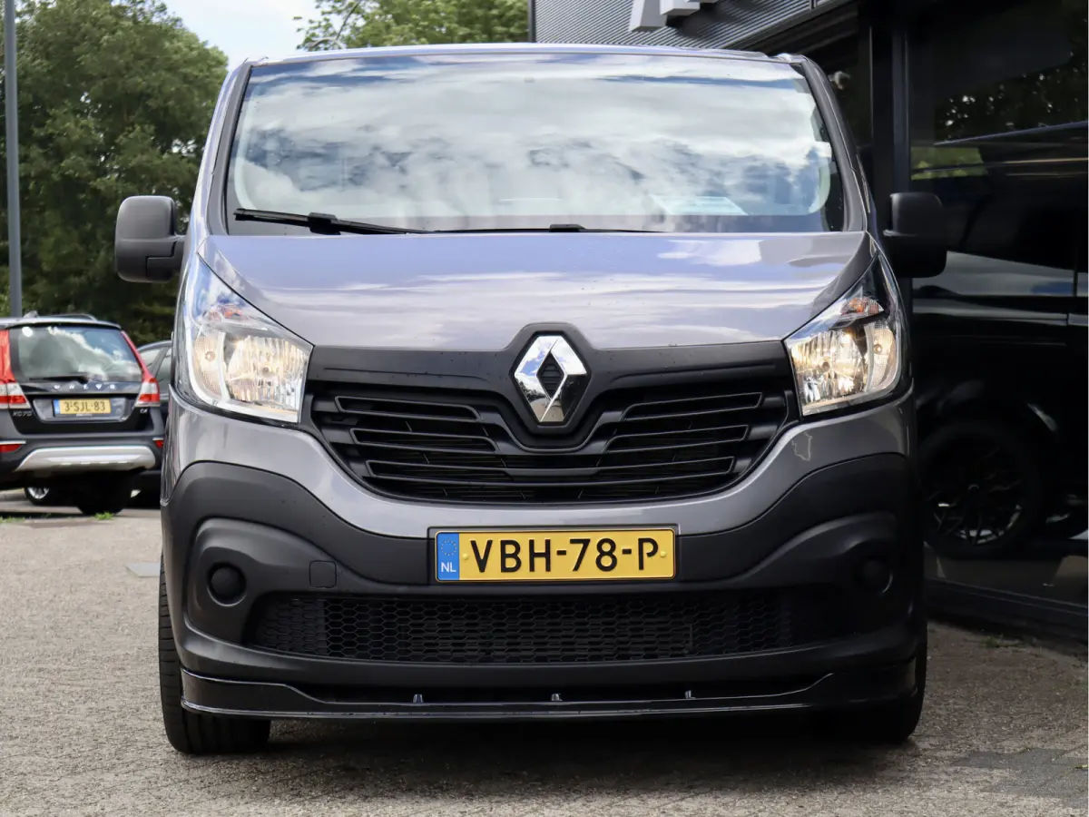 1.6 dCi 145PK ENKELE CABINE MARGE-BTW VRIJ