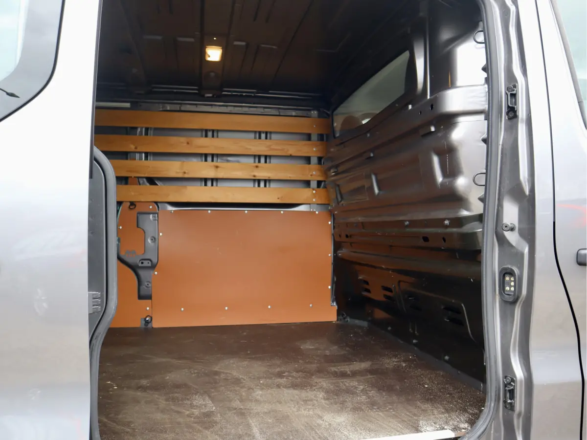 1.6 dCi 145PK ENKELE CABINE MARGE-BTW VRIJ