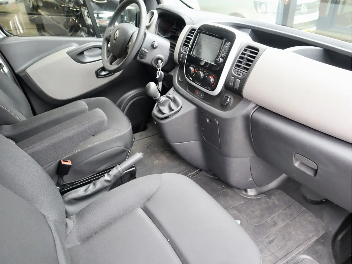 1.6 dCi 145PK ENKELE CABINE MARGE-BTW VRIJ