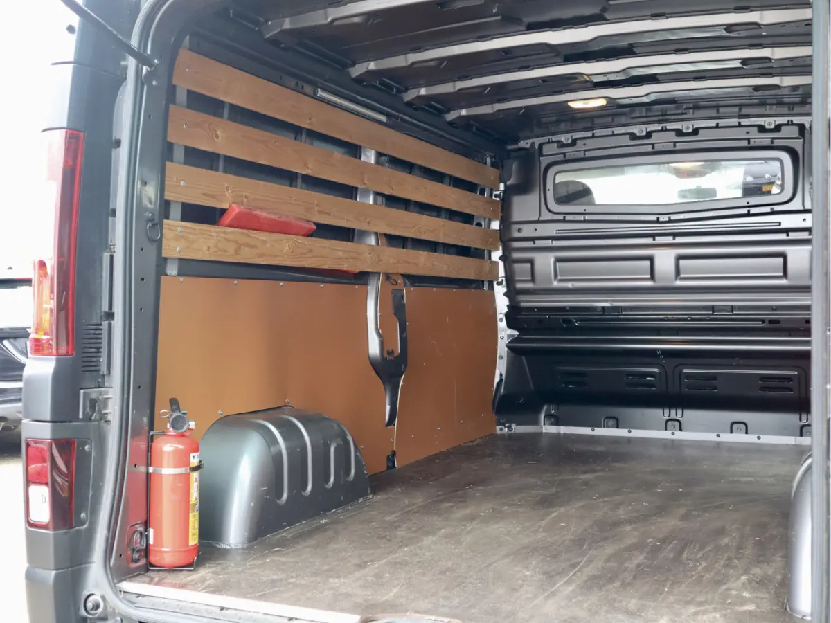 1.6 dCi 145PK ENKELE CABINE MARGE-BTW VRIJ