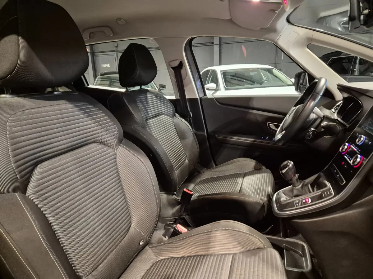 1.2 TCe Zen - Navigatie - Airco - Cruise Control