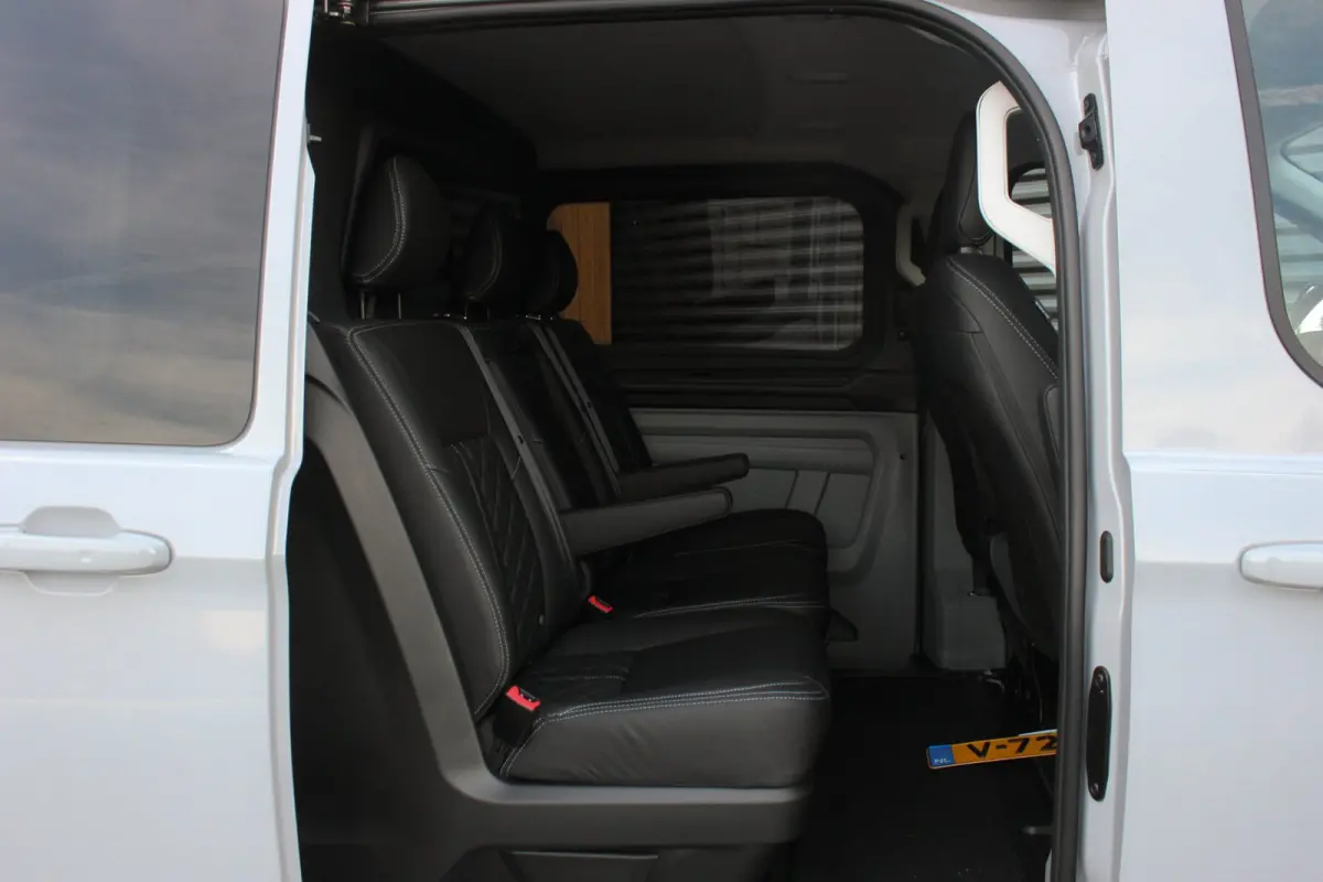 2.0 TDCI L2H1 170PK Limited DC / DUBBEL CABINE / JB- EDITION / DRIVER ASSISTANCE PACK / 5- ZITS /MY2024/CAMERA