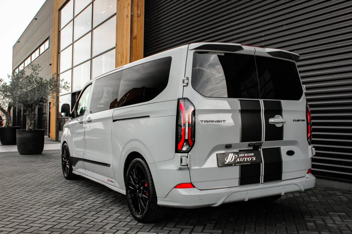 2.0 TDCI L2H1 170PK Limited DC / DUBBEL CABINE / JB- EDITION / DRIVER ASSISTANCE PACK / 5- ZITS /MY2024/CAMERA