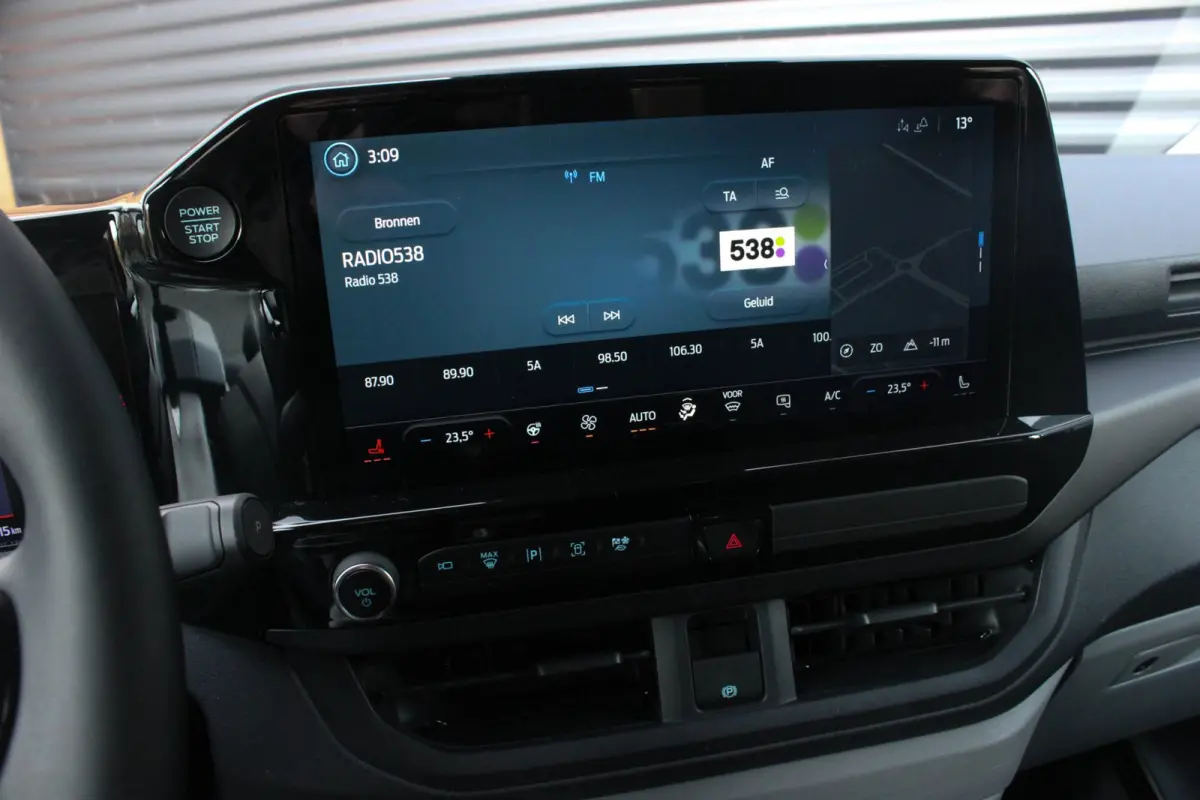2.0 TDCI L2H1 170PK Limited DC / DUBBEL CABINE / JB- EDITION / DRIVER ASSISTANCE PACK / 5- ZITS /MY2024/CAMERA
