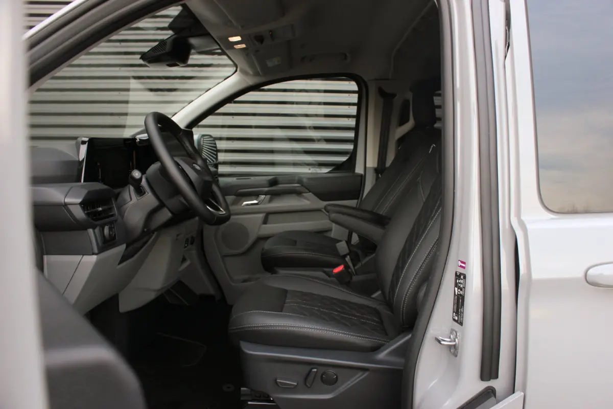 2.0 TDCI L2H1 170PK Limited DC / DUBBEL CABINE / JB- EDITION / DRIVER ASSISTANCE PACK / 5- ZITS /MY2024/CAMERA