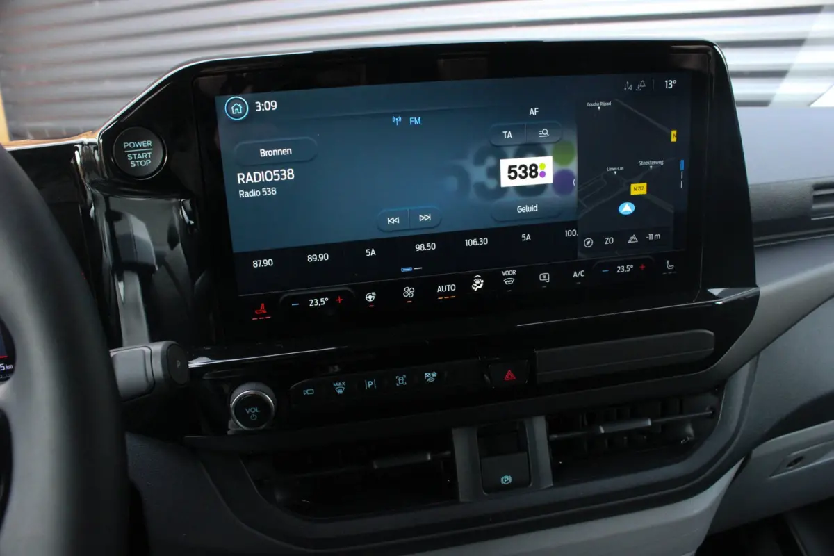 2.0 TDCI L2H1 170PK Limited DC / DUBBEL CABINE / JB- EDITION / DRIVER ASSISTANCE PACK / 5- ZITS /MY2024/CAMERA