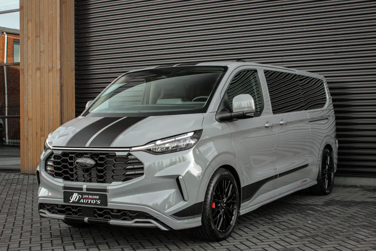2.0 TDCI L2H1 170PK Limited DC / DUBBEL CABINE / JB- EDITION / DRIVER ASSISTANCE PACK / 5- ZITS /MY2024/CAMERA