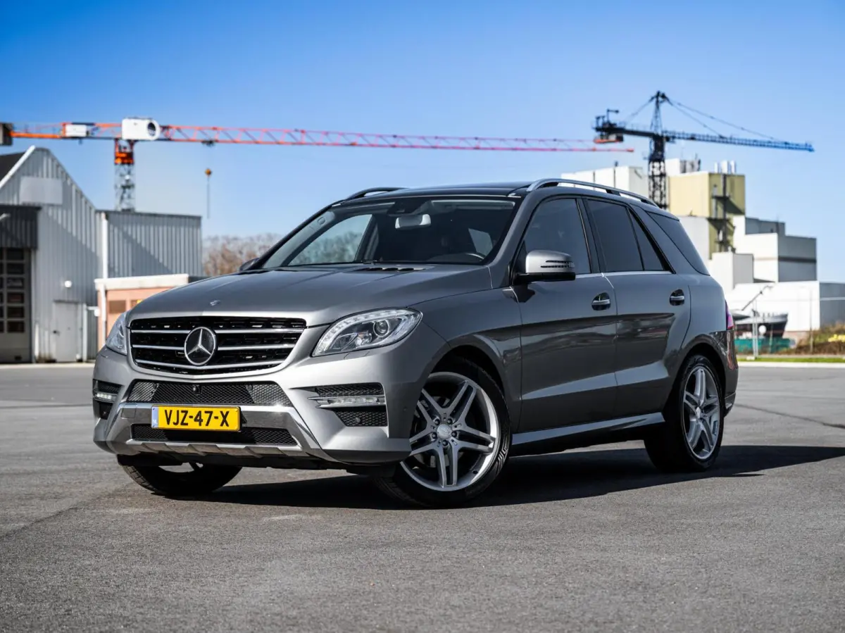 ML 350 BlueTec AMG Grijs Kenteken Panorama Trekhaak 3500KG Distronic Xenon Luchtvering