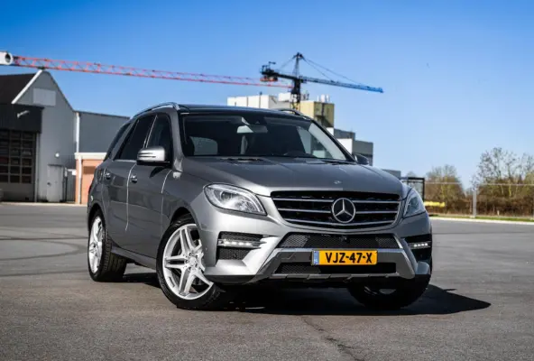ML 350 BlueTec AMG Grijs Kenteken Panorama Trekhaak 3500KG Distronic Xenon Luchtvering