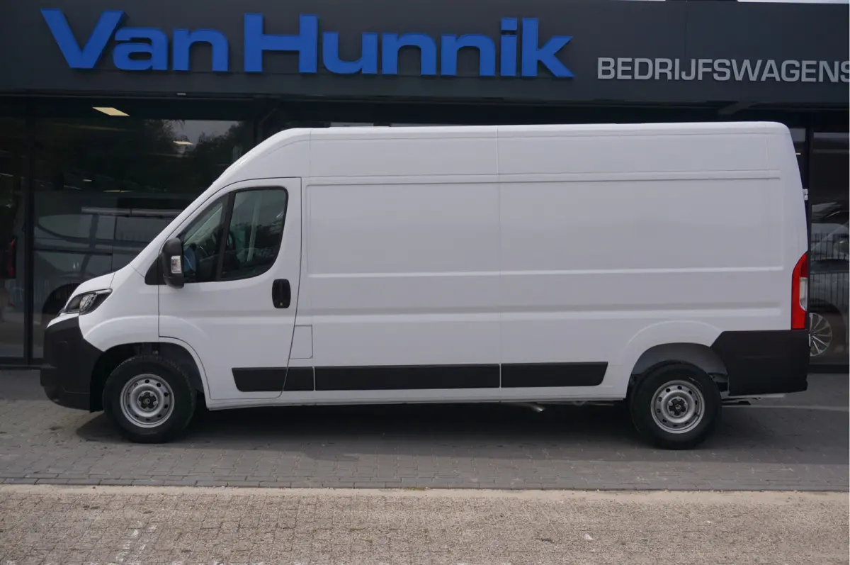 35 2.2 140PK L3H2 BPM VRIJ!! 10" Navi, Climate, Camera, 270º Deur!! NR. J420*