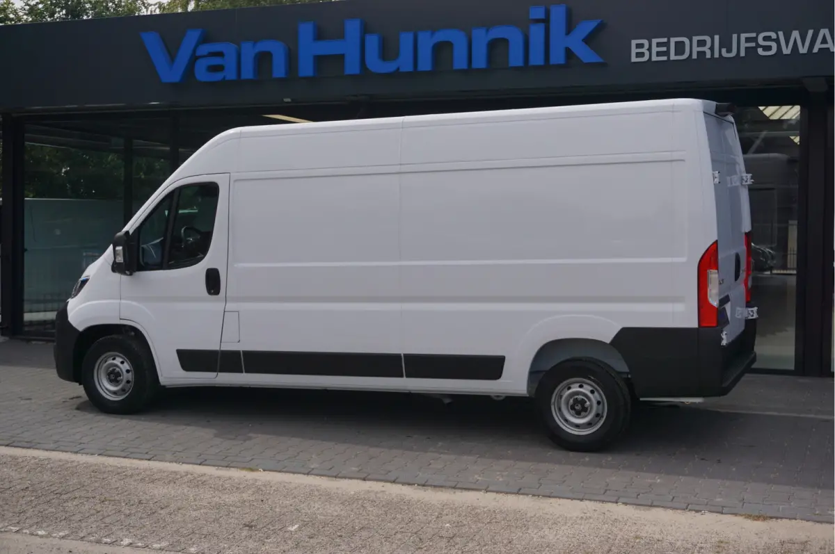 35 2.2 140PK L3H2 BPM VRIJ!! 10" Navi, Climate, Camera, 270º Deur!! NR. J420*