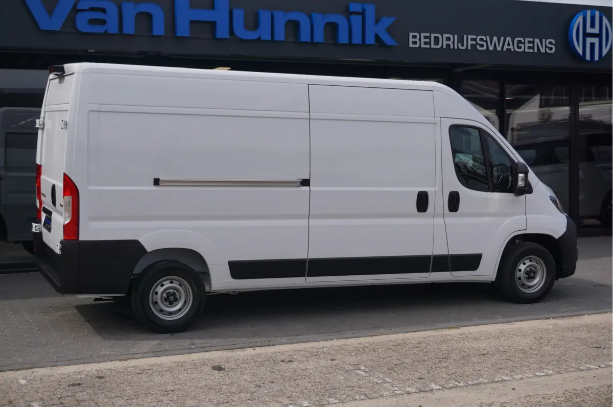 35 2.2 140PK L3H2 BPM VRIJ!! 10" Navi, Climate, Camera, 270º Deur!! NR. J439*