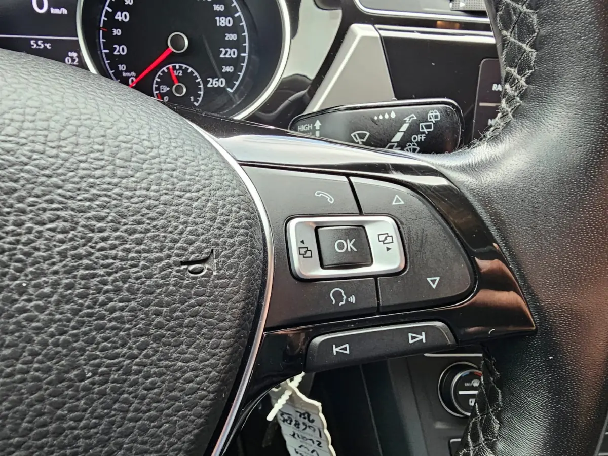 1.2 TSI Comfortline 7-persoons | Climatronic | Trekhaak | LMV | Cruise | App-connect |