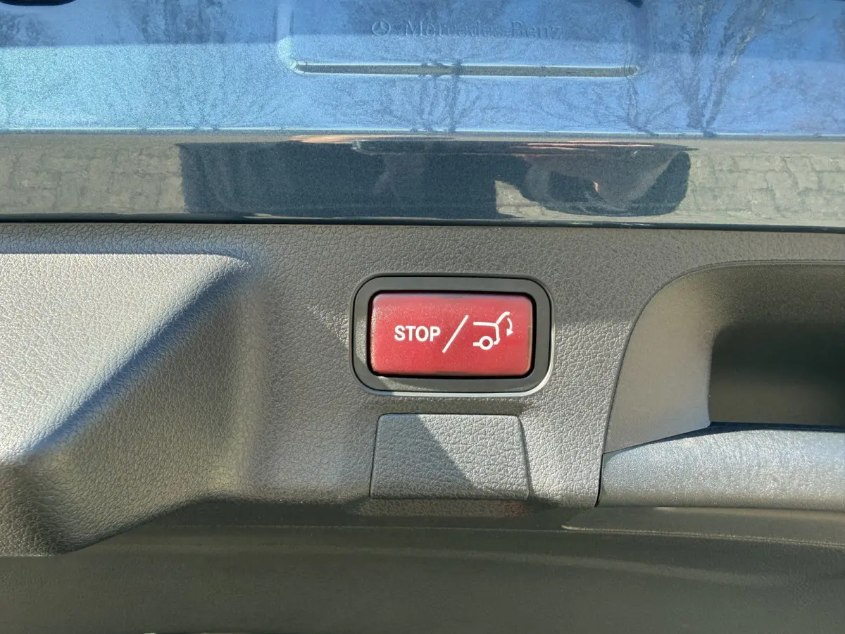 180 Business Solution Luxury Automaat / Leder / PDC v+a / Navigatie / Keyless / Led