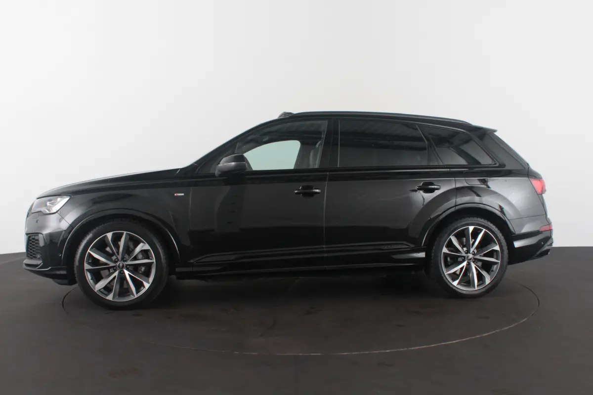 55 TFSI e quattro S line > (Full Option) Nacht/Lazer/Pano./Ventialtie/360/Head up.....