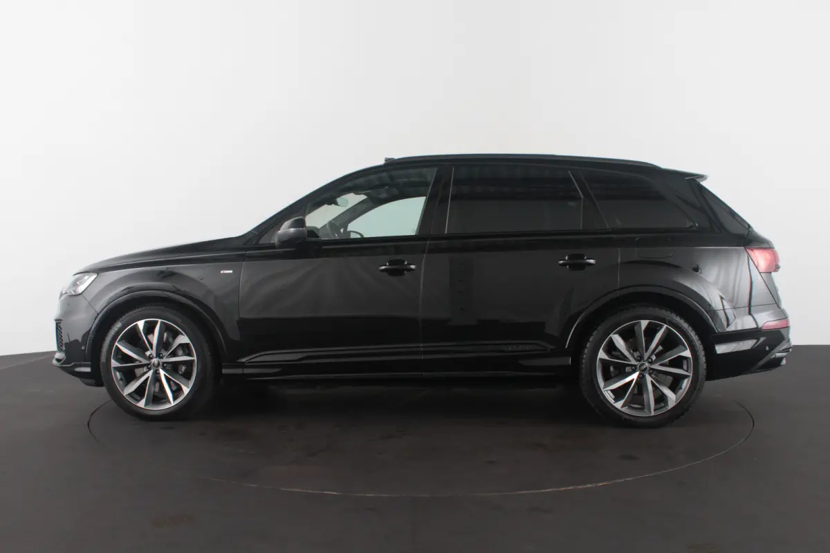 55 TFSI e quattro S line > (Full Option) Nacht/Lazer/Pano./Ventialtie/360/Head up.....