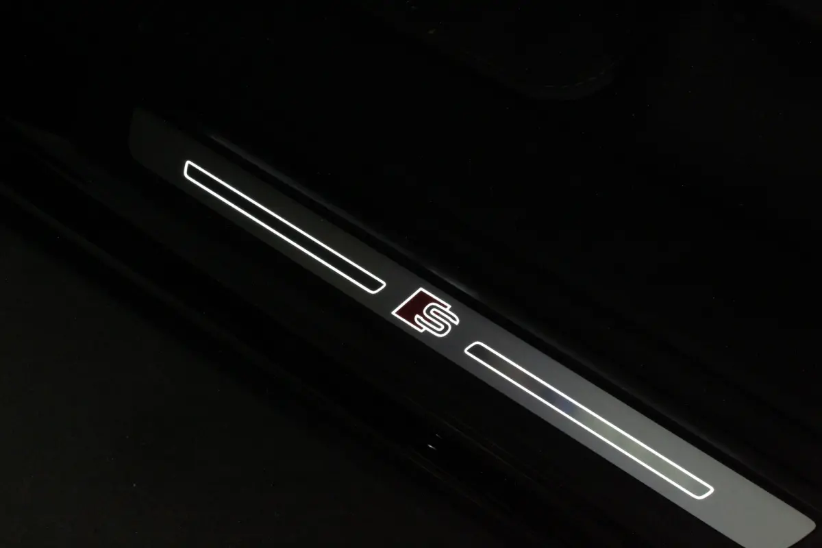 55 TFSI e quattro S line > (Full Option) Nacht/Lazer/Pano./Ventialtie/360/Head up.....
