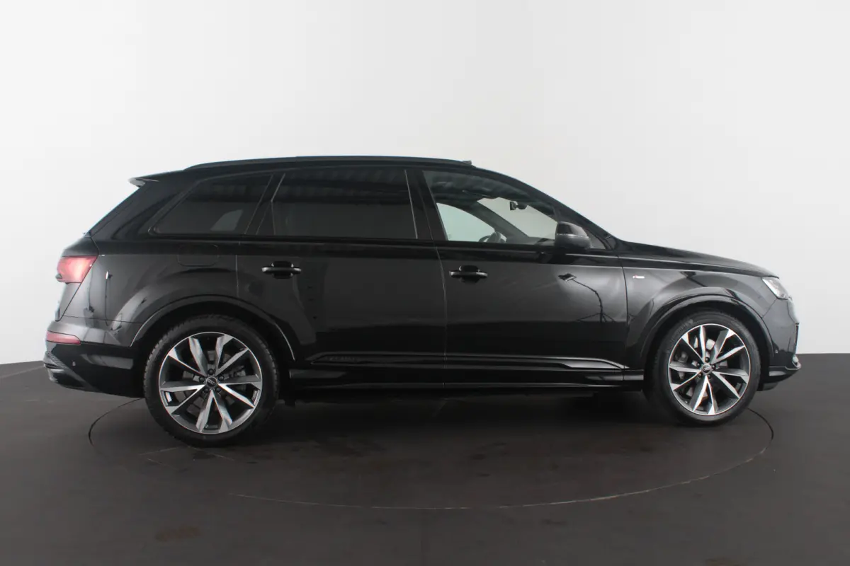 55 TFSI e quattro S line > (Full Option) Nacht/Lazer/Pano./Ventialtie/360/Head up.....